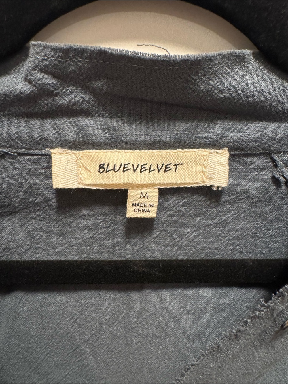 ๐ Bluevelvet Relaxed Button-Down Shirt w Pockets in Dusty Blue. M or S. NWT!๐ฅ๐ฅ - Picture 3 of 7